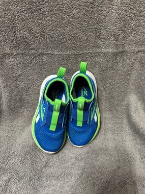 Reebok Toddler Boys size 8 Blue and Green Slip-On Athletic Sneakers